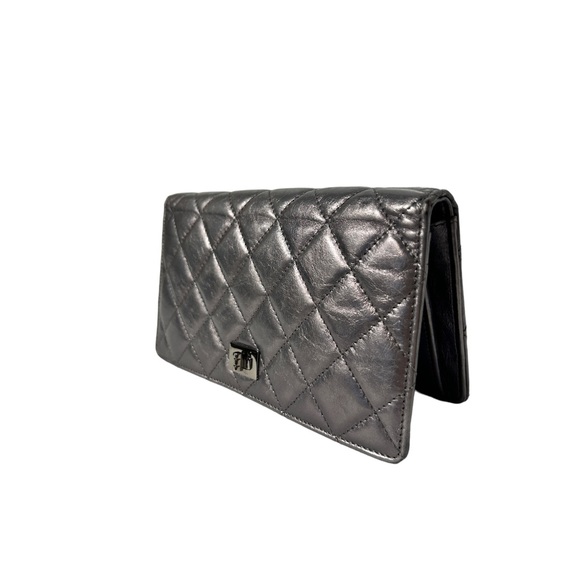 CHANEL | 2.55 Wallet - Picture 2 of 6